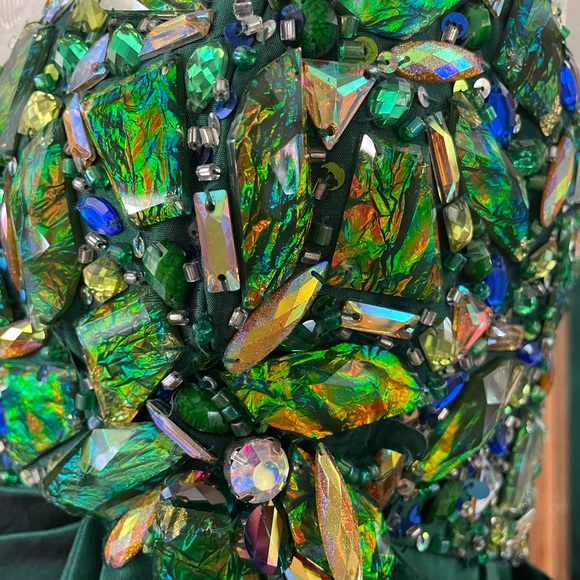 Green Formal Gown by BLUSH with Multi colored stones Size 8 WSL FREE SHIRT - Picture 7 of 11